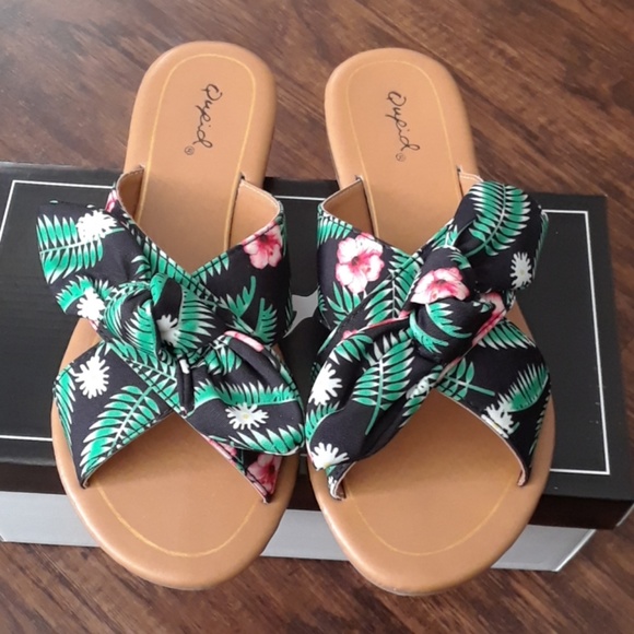 Black / Green Cute Sandals - Picture 3 of 6